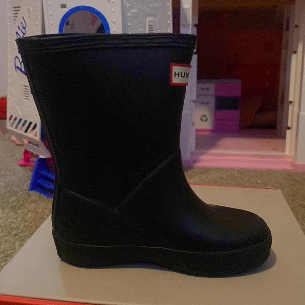 Hunter, size 7